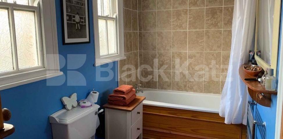 			UNDER OFFER, 1 Bedroom, 1 bath, 1 reception Apartment			 Grosvenor Terrace, Walworth / Camberwell